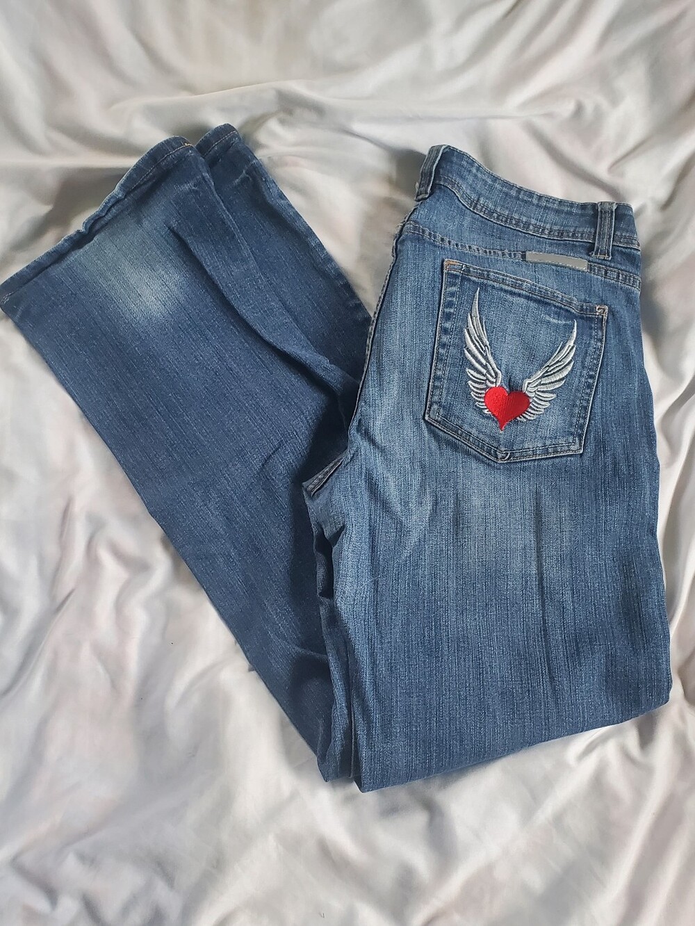 Cowgirl Tuff Heart & Wings Women's Distressed Bootcut Jeans, Sz 32x33 (W33/L32)